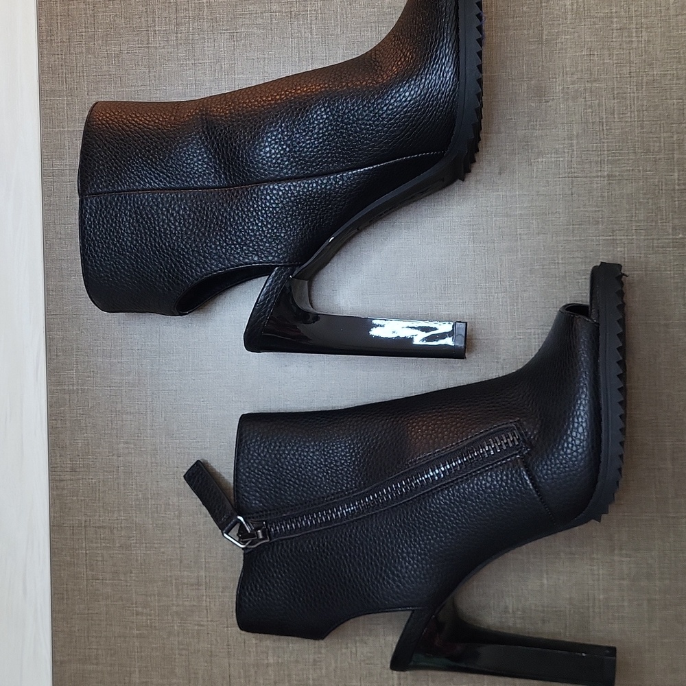 DKNY Black Peep-Toe Ankle Boots SZ6.5 - Picture 6 of 8